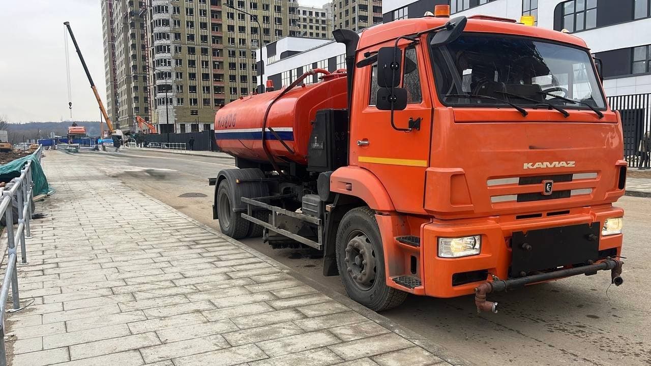 Поливомоечная машина KAMAZ